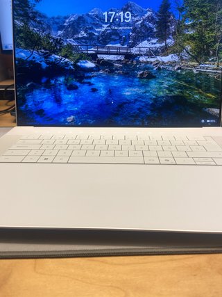 DELL XPS 9640 Gris