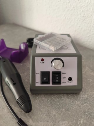 Torno para uñas profesional