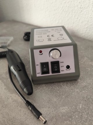Torno para uñas profesional