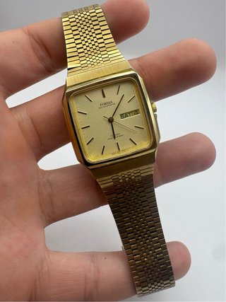 Reloj Citizen Forma Quartz Tank TV Case Vintage