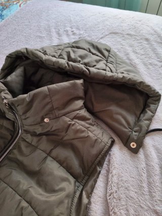 Chaleco acolchado verde militar