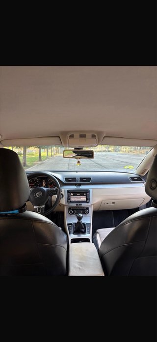 Volkswagen Passat CC 2011