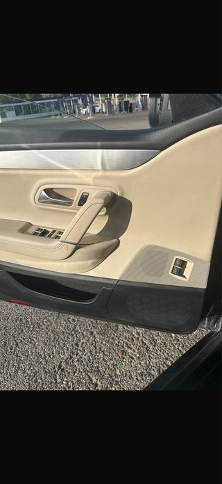 Volkswagen Passat CC 2011