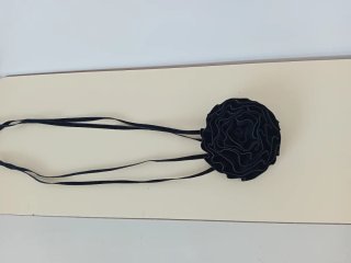 Original cinturón con flor, negro
