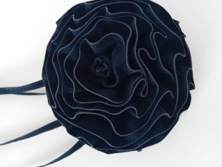 Original cinturón con flor, negro
