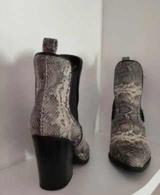 Botines MaryPaz Talla 37 Efecto Piel Serpiente