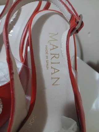 Zapatos de fiesta Marian rojos con pedrería