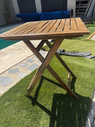 Tavolo pieghevole in legno per giardino