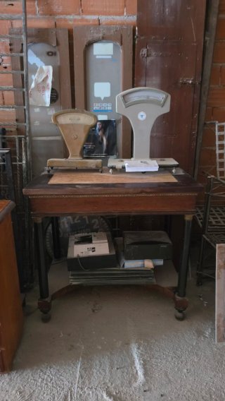 Consola Biedermeier antigua mármol y columnas