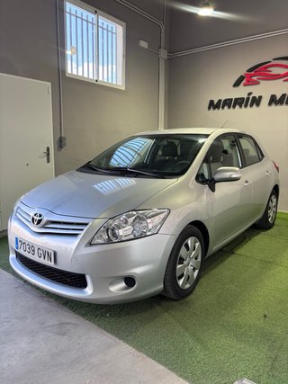 Toyota Auris 2010