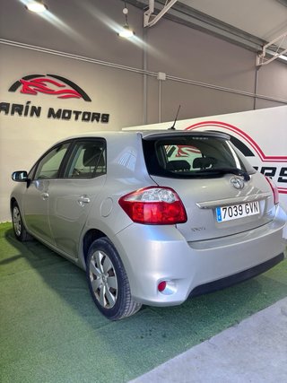 Toyota Auris 2010