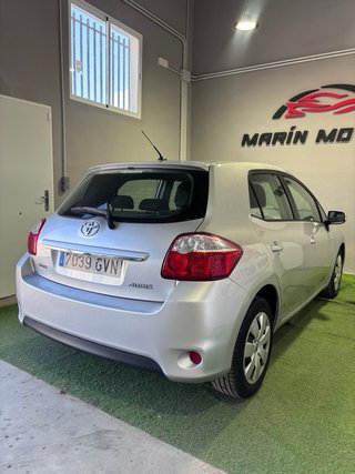 Toyota Auris 2010