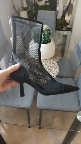 Botines negros rejilla semitransparentes