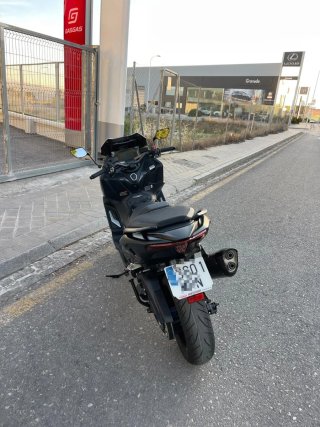 Yamaha TMAX 560 Negra