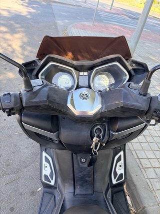Yamaha XMAX 250 Maxi Scooter