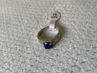 Anillo Talla 19 con Piedra Azul