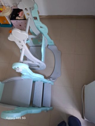 Tobogán y columpio infantil