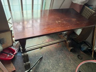 Mesa antigua de madera
