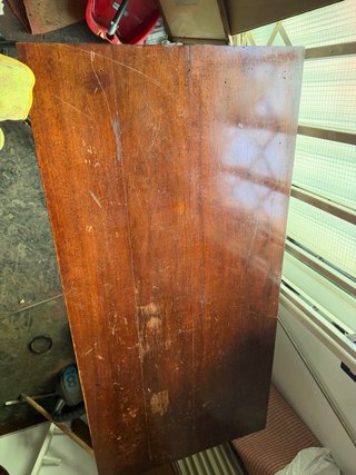 Mesa antigua de madera