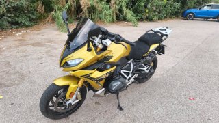 BMW R 1250 RS Amarilla y Negra