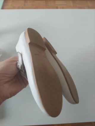 Zapatos niña blancos T-Strap hebilla