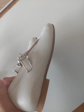 Zapatos niña blancos T-Strap hebilla