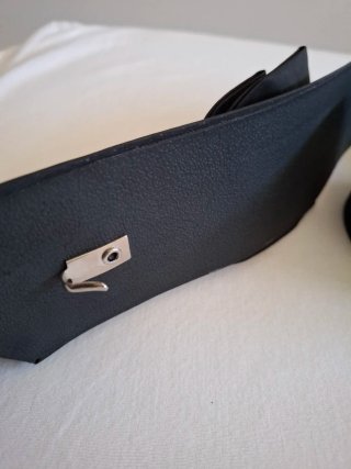 Cintura nera con fiocco da donna