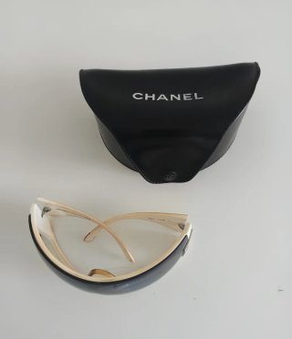 Gafas de sol Chanel vintage con pedrería