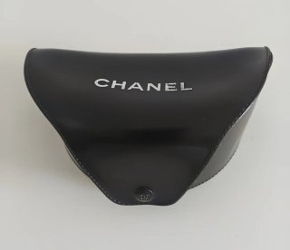 Gafas de sol Chanel vintage con pedrería