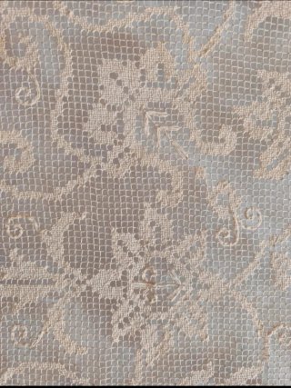 Copriletto in filet beige