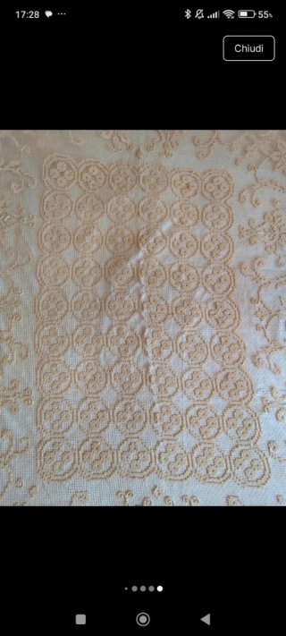 Copriletto in filet beige