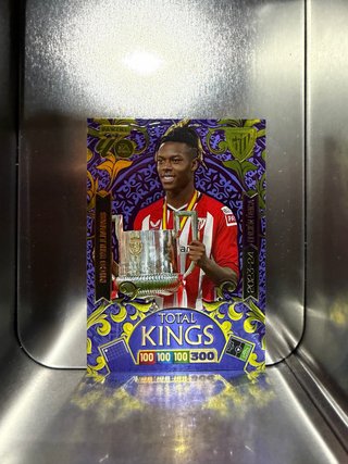 Carta Nico Williams Total Kings Trofeo