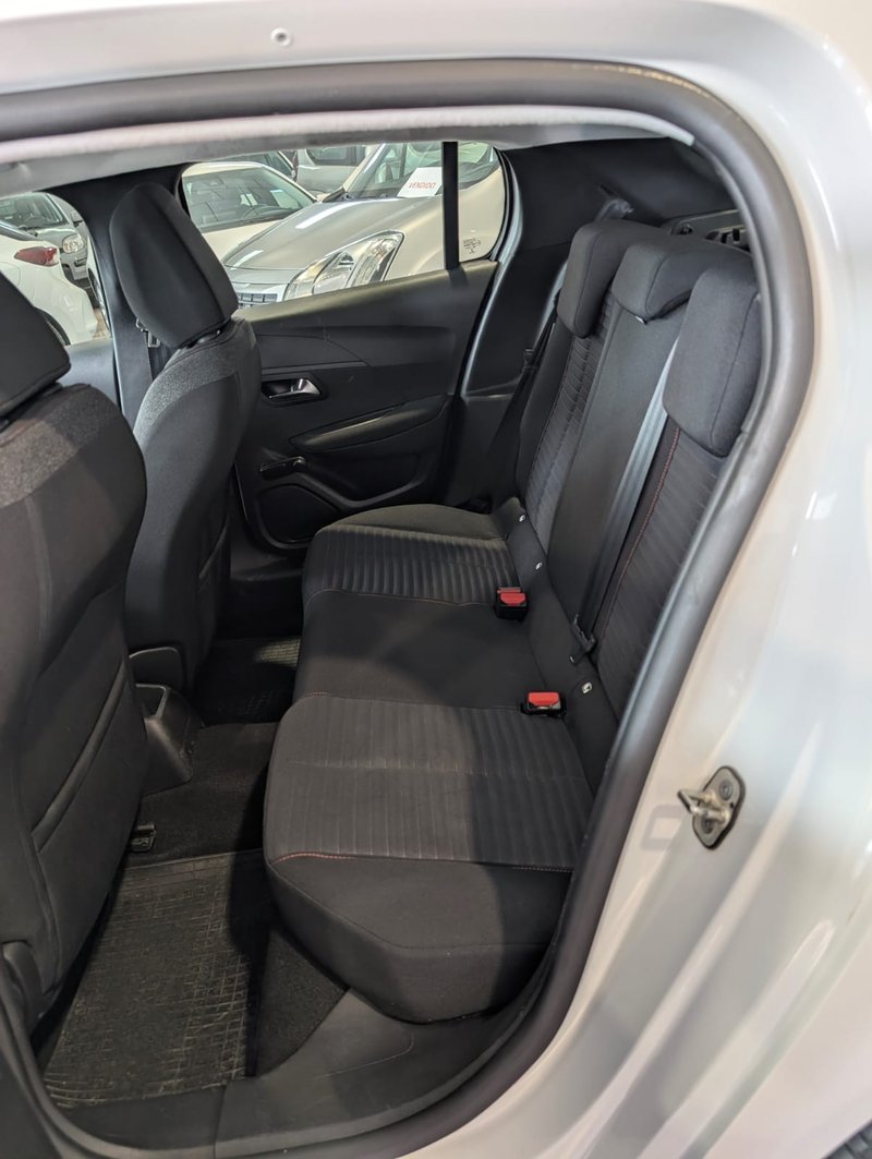 Peugeot 208 2022, foto 9