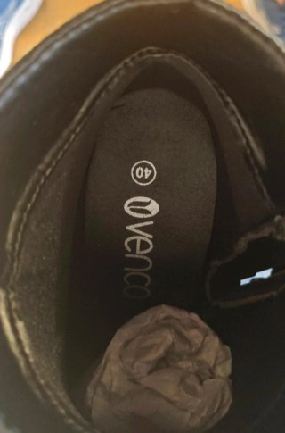 Botines negros tacón ancho con tachuelas