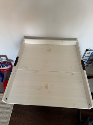 Cambiador de bebé blanco