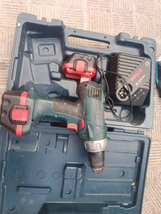 Taladro Bosch con Batería y Cargador