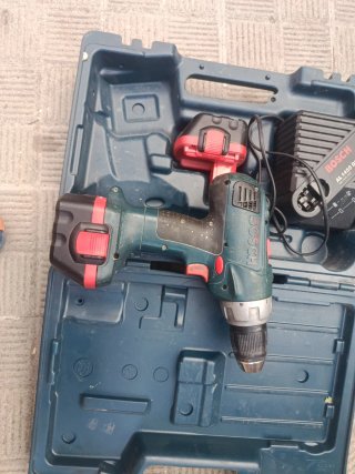 Taladro Bosch con Batería y Cargador