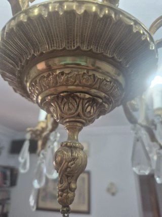 Lámpara de bronce antigua con cristales