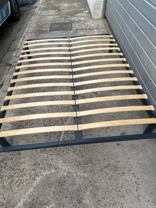 Somier metálico con láminas de madera