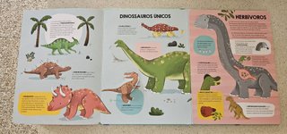 Livro "A Minha Viagem de Descoberta - Dinossauros"