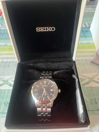 Reloj Seiko Automático Negro y Plateado