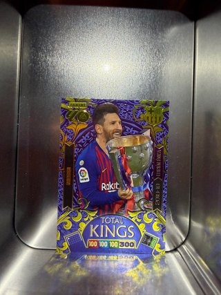 Carta Total Kings Leo Messi Trofeo Panini