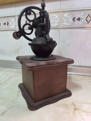Molinillo de café antiguo madera y metal