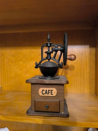 Molinillo de café antiguo madera y metal