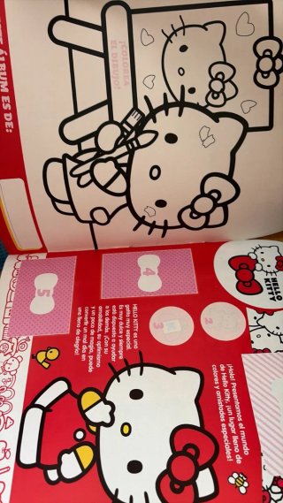 Revista Hello Kitty 50 aniversario (2024)