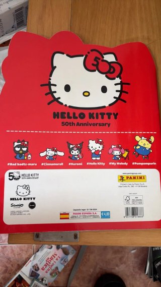 Revista Hello Kitty 50 aniversario (2024)