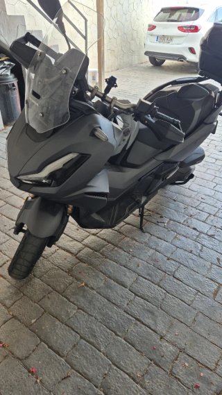 Honda ADV A350 Maxi Scooter Negra/Gris