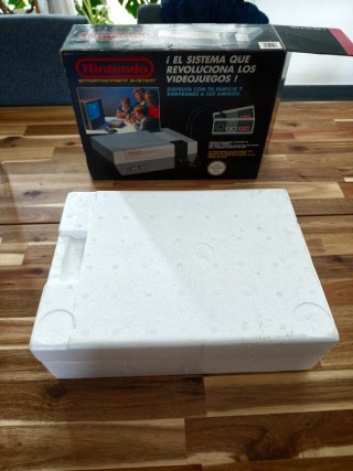 Nintendo NES Entertainment System Caja
