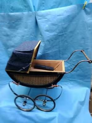 Cochecito antiguo de juguete para niña años 50