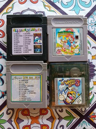 Game Boy Color Amarilla + 4 Juegos y funda.